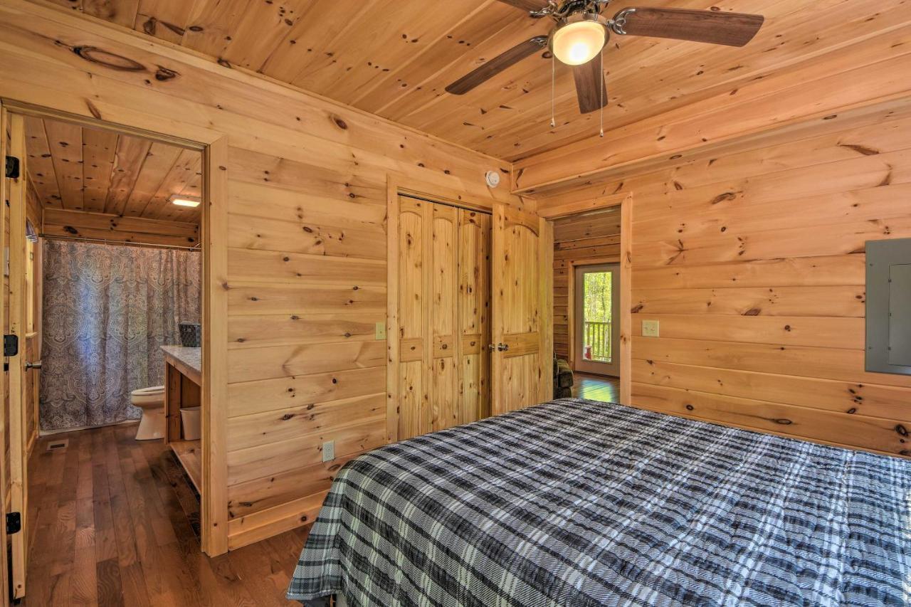 Murphy Cabin With Spacious Deck And Forest Views! Luaran gambar