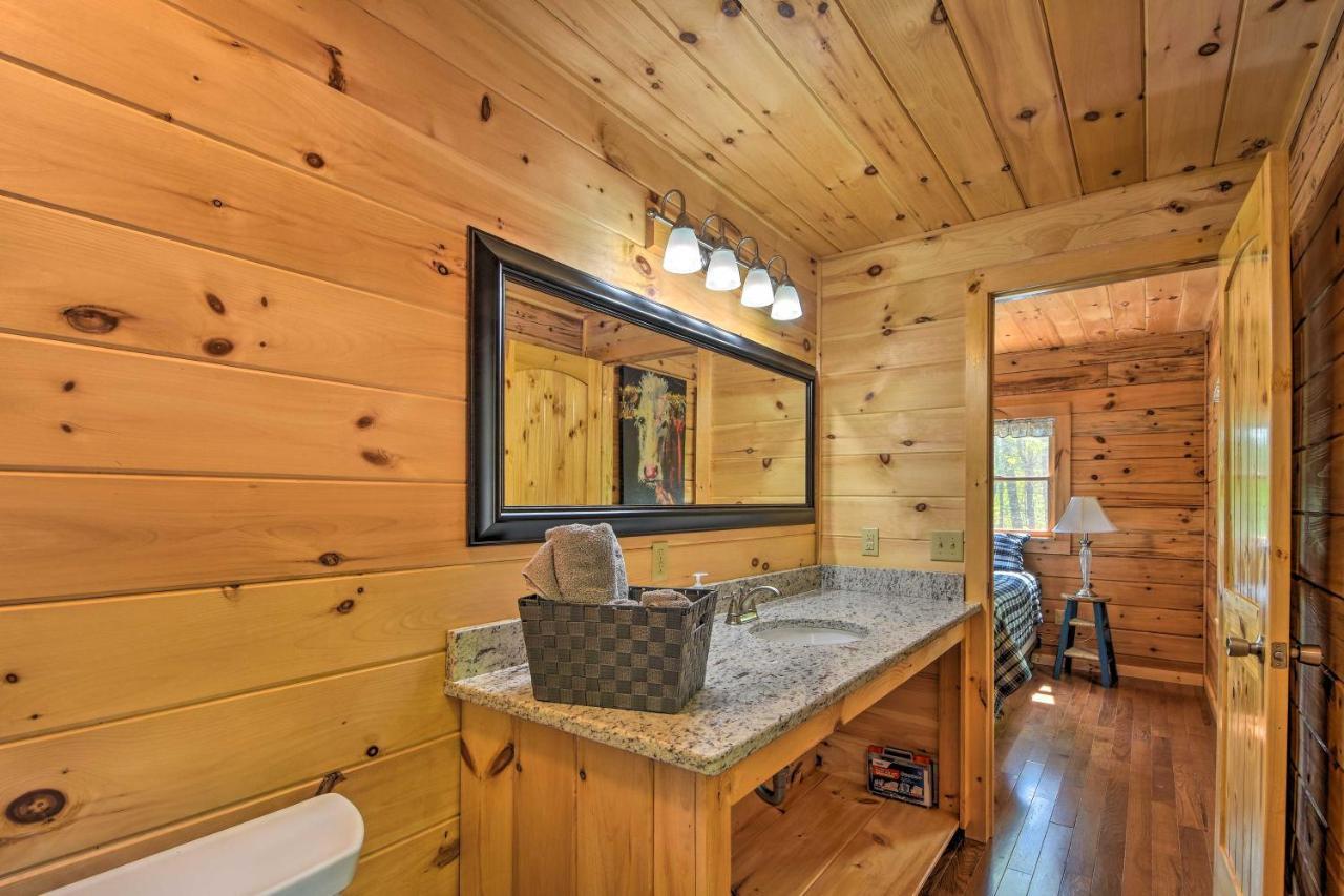 Murphy Cabin With Spacious Deck And Forest Views! Luaran gambar